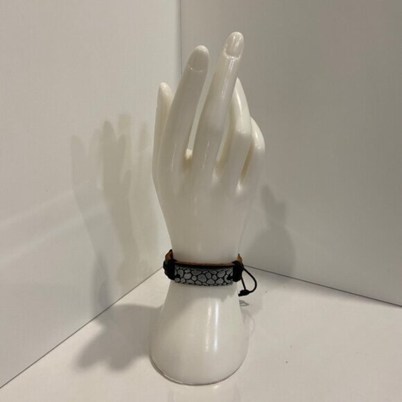 Genuine Leather  Rope Adjustable Bracelet With Textured Metal Accent anima - Picture 2 of 10